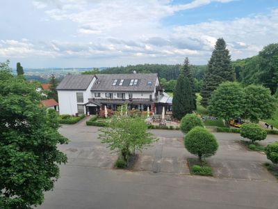 Waldhotel mit Parkplatz