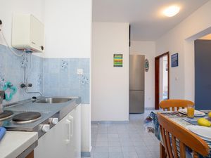 23706738-Appartement-4--300x225-3