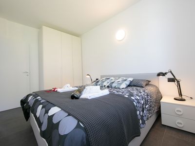 Schlafzimmer mit Doppelbett