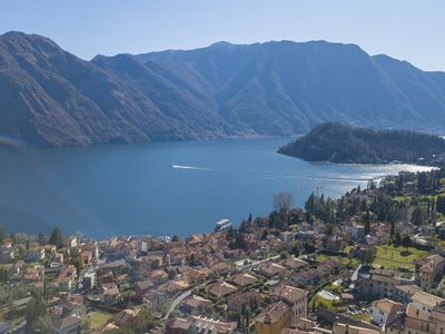 Luftaufnahme des Grundstücks in Mezzegra per Drohne