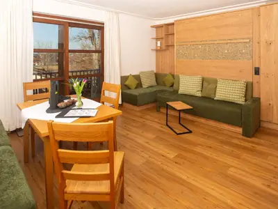 Appartement für 6 Personen (56 m²) in Seehausen Am Staffelsee 8/10