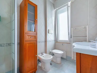 Badezimmer mit Dusche