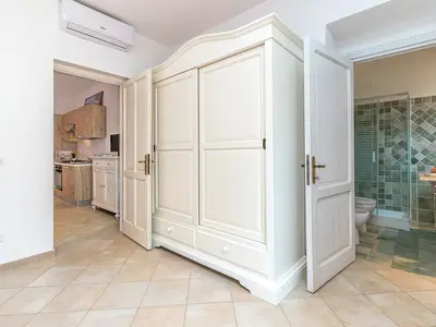 Kleiderschrank im Schlafzimmer