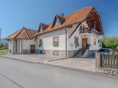Gebäude