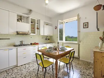 Küche und Essbereich