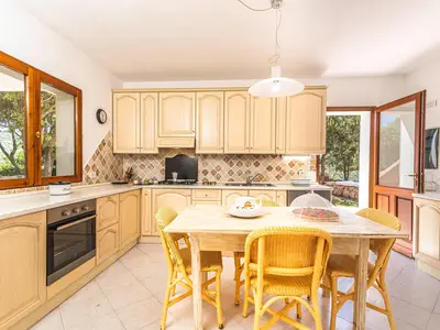 Küche und Essbereich