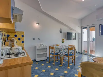 Küche und Essbereich