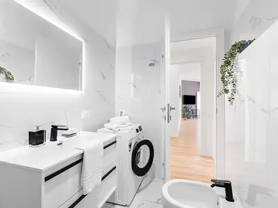 Badezimmer mit Dusche