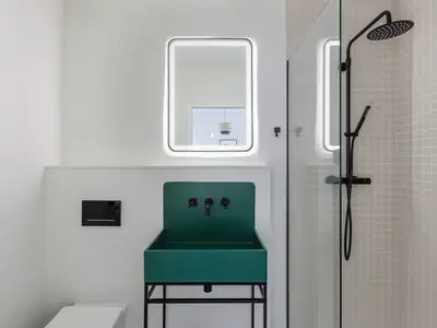 Badezimmer mit Dusche