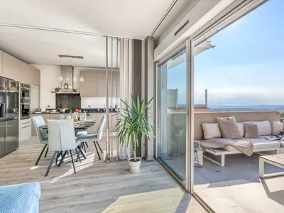 Küche und Essbereich