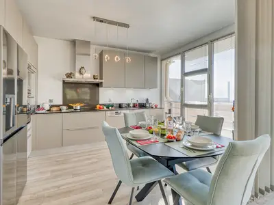 Küche und Essbereich