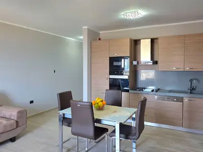 Küche und Essbereich