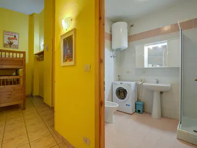 Badezimmer mit Dusche