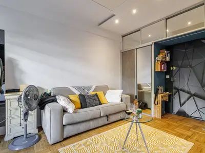 Schlafsofa (Schlafbereich für Studio)