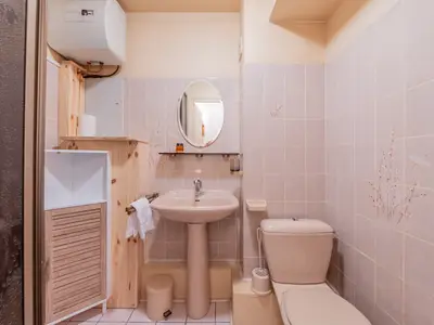 Badezimmer mit Dusche