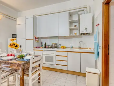 Küche und Essbereich