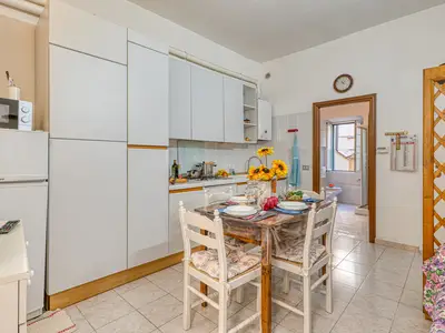 Küche und Essbereich