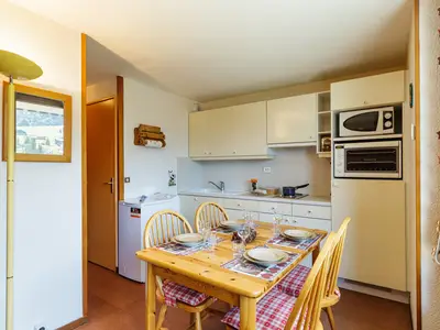 Gemütliche Küche mit Essbereich