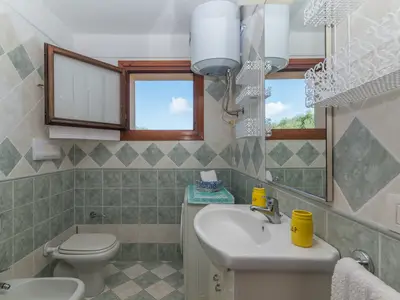 Badezimmer mit Dusche