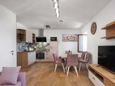 Küche und Essbereich