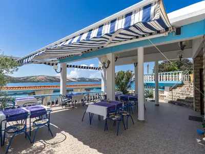 Gemeinschaftsbereich (Flure, Halle)