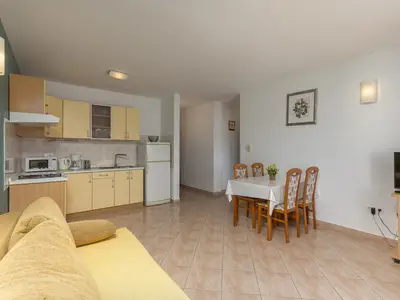 Küche und Essbereich