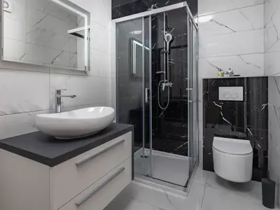 Badezimmer mit Dusche