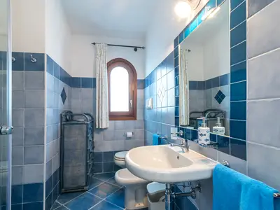 Badezimmer mit Dusche