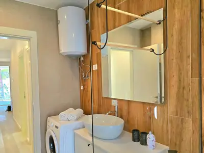 Badezimmer mit Dusche