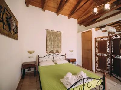 Schlafbereich mit Doppelbett