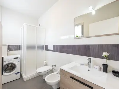 Badezimmer mit Dusche