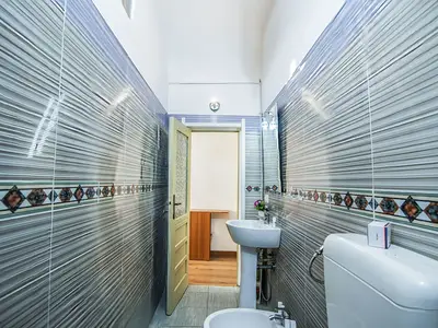 Badezimmer mit Dusche