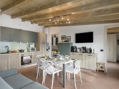 Küche und Essbereich