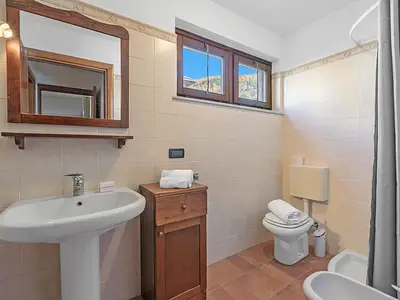 Badezimmer mit Dusche