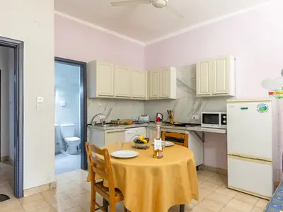 Küche und Essbereich