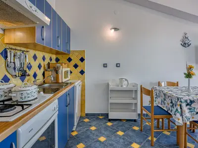 Küche und Essbereich