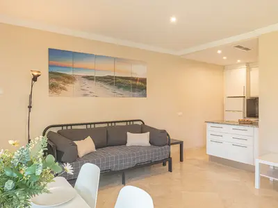 Schlafsofa (Schlafbereich für Studio)