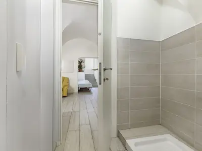 Badezimmer mit Dusche