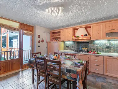 Küche und Essbereich