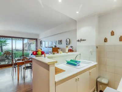 Küche und Essbereich