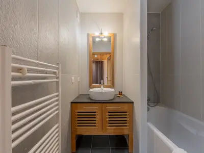 Badezimmer mit Badewanne