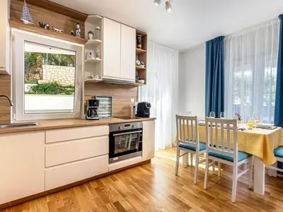 Küche und Essbereich