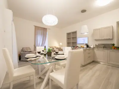 Küche und Essbereich