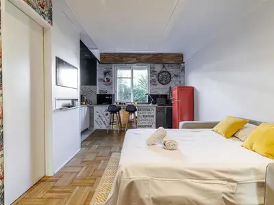 Schlafsofa (Schlafbereich für Studio)