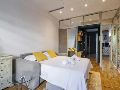 Schlafsofa (Schlafbereich für Studio)