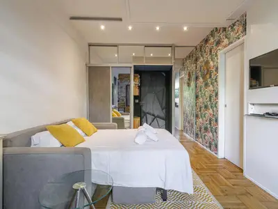 Schlafsofa (Schlafbereich für Studio)