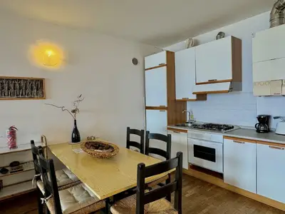 Küche und Essbereich