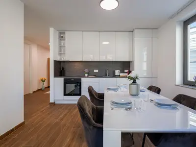 Küche und Essbereich