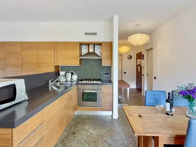 Küche und Essbereich