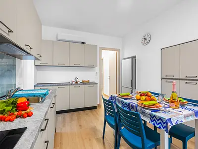 Küche und Essbereich